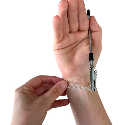 Bracelet + Jewellery Fastening Tool